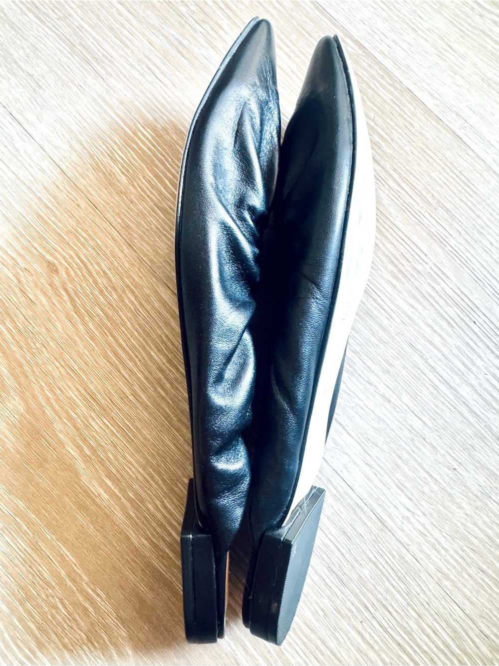 Saks Fifth Avenue Ruched Mule Flat Sz 8.5 - Picture 5 of 7